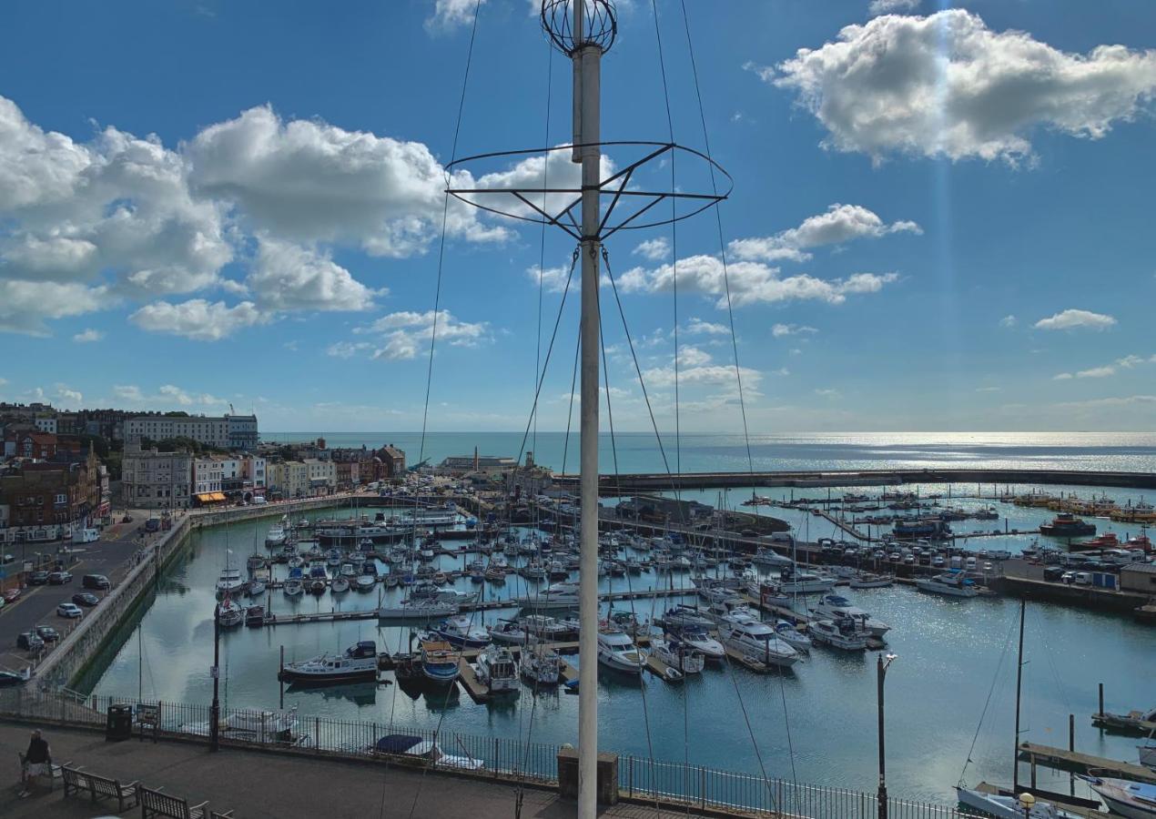 Albert'S Watch Ramsgate Exteriör bild